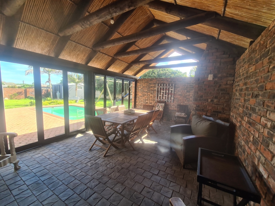 To Let 5 Bedroom Property for Rent in Fraaiuitsig Western Cape